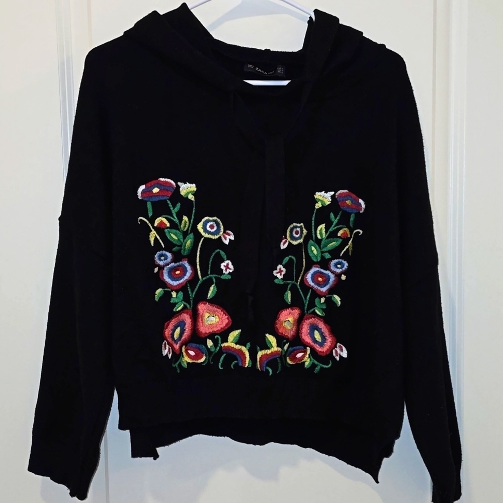 Cropped Hoodie with flowers, Zara Sweater Sweatshirt